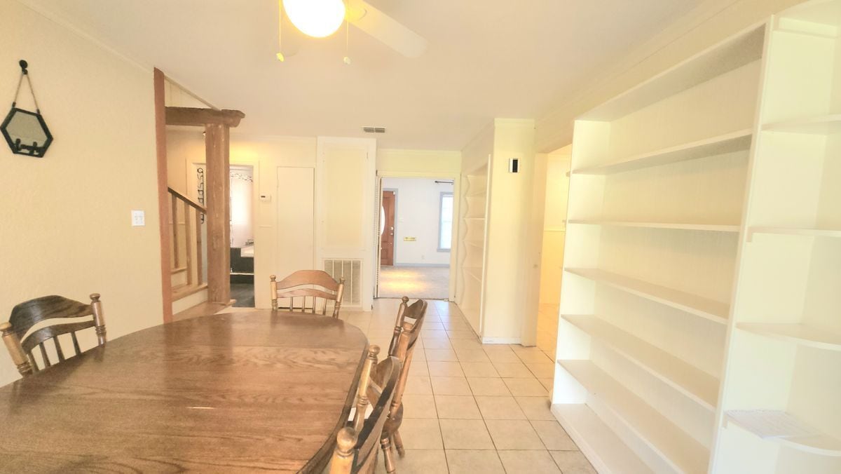 Building Photo - 1635 Sam Houston Dr