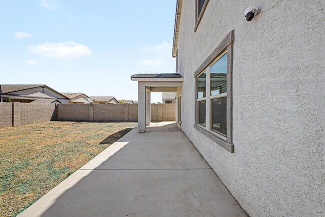 Building Photo - 35450 W Santa Clara Ave