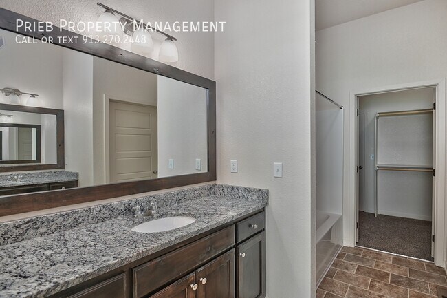 Building Photo - Reserve Townhome - Available May 15th