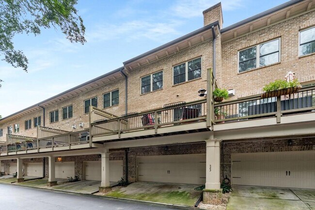 Building Photo - 523 Ansley Cir NE