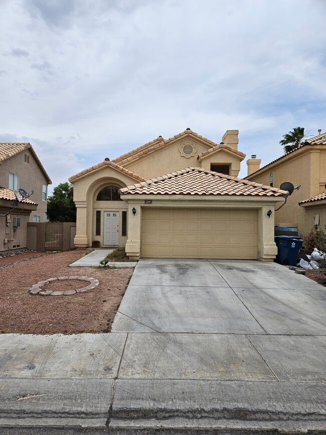 Building Photo - 1244 Lucia Dr