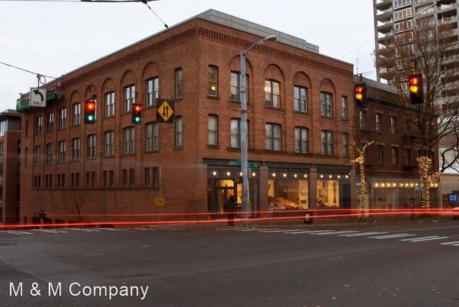Primary Photo - 2105 1st Ave