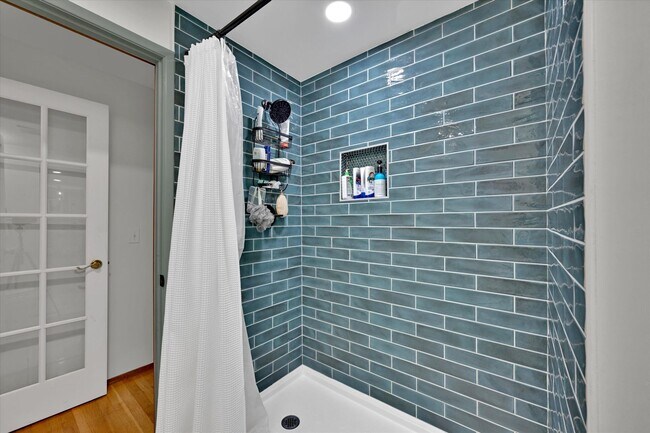 Building Photo - 7/1 Kent East Hill 4 bedroom rambler with ...