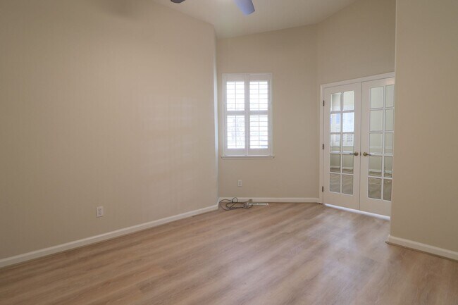 Building Photo - 8701 White Fir St