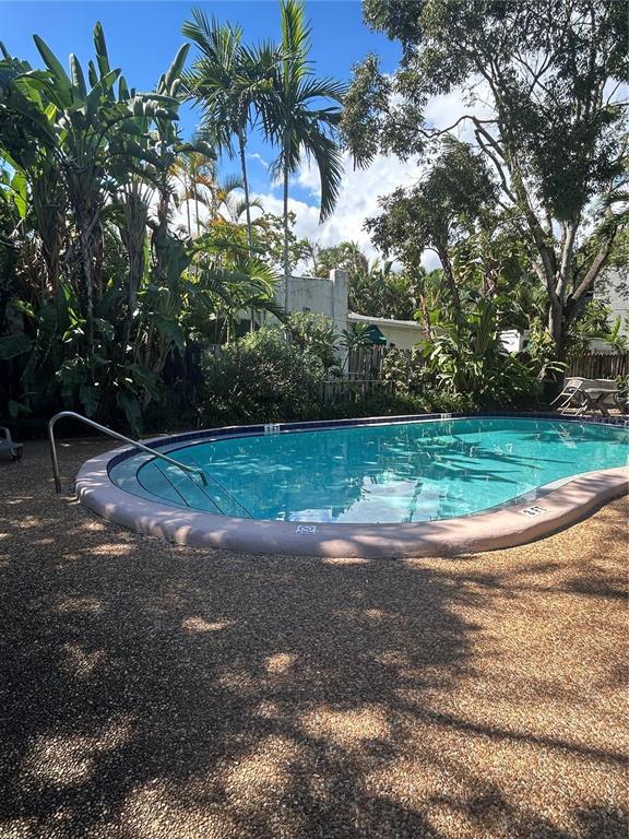 Building Photo - 1231 SE 1st St