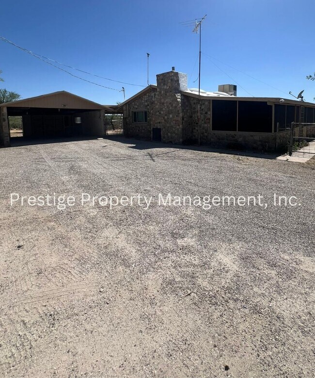 Building Photo - 3BD 2BA Waiting for You to Call Home!!