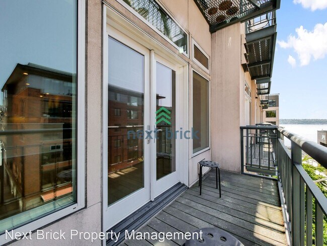 Building Photo - 1 br, 1 bath House - 2030 Western Ave, Uni...