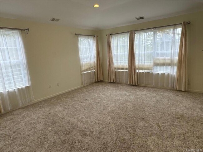 Building Photo - 24 Cobblestone Ln