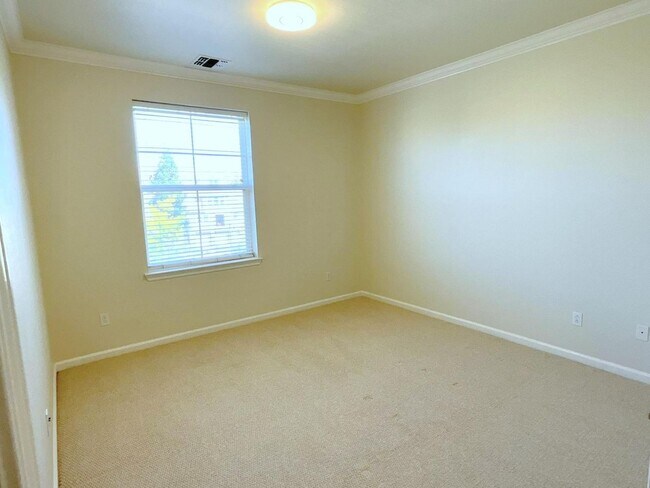 Building Photo - Gorgeous Corner Condo at The Terraces in Dublin Ranch Village!!