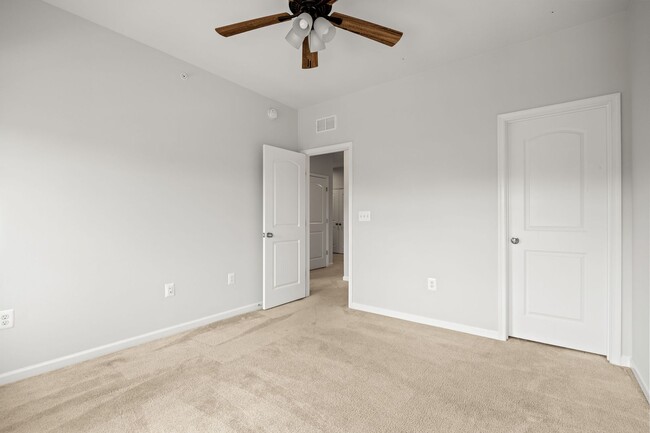 Building Photo - Gorgeous 3 Bedroom Townhome in Henrico!