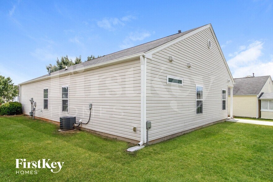 Building Photo - 1810 Beeson Park Ln
