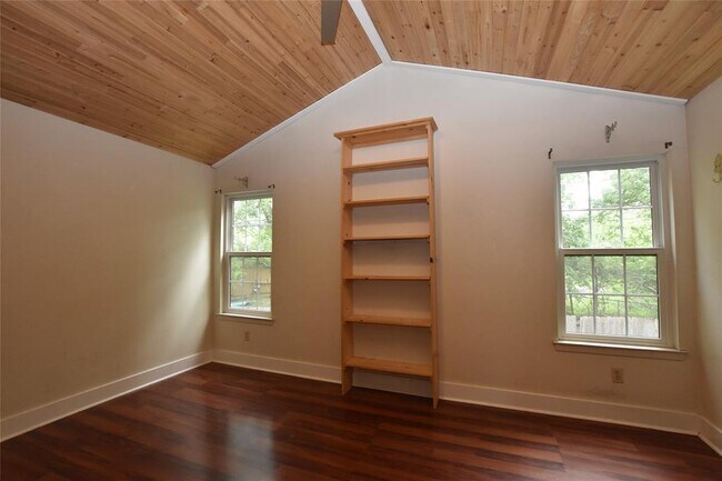 Building Photo - 11404 Walnut Ridge Dr