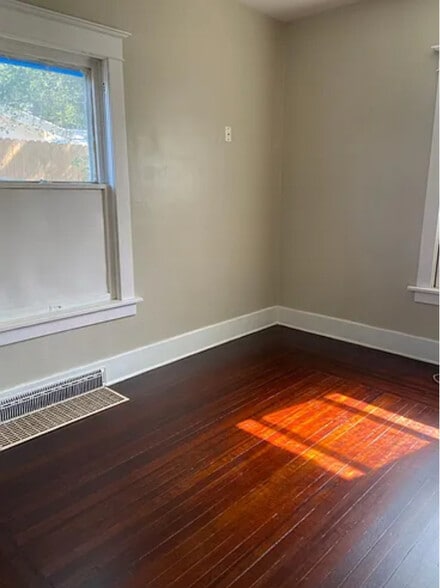 Building Photo - 3215 N 60th St