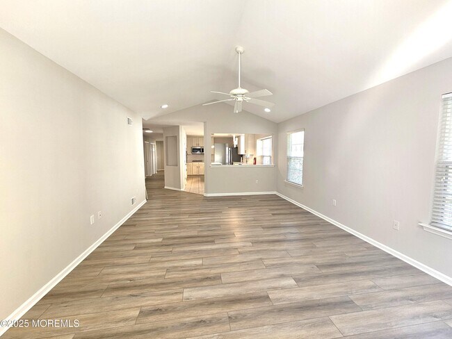 Building Photo - 63 Skyline Dr