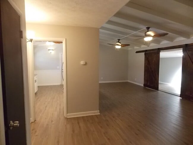 Building Photo - North Columbus, 3BR/2BA, Shopping & Close to I-185 to Ft Benning & I-85