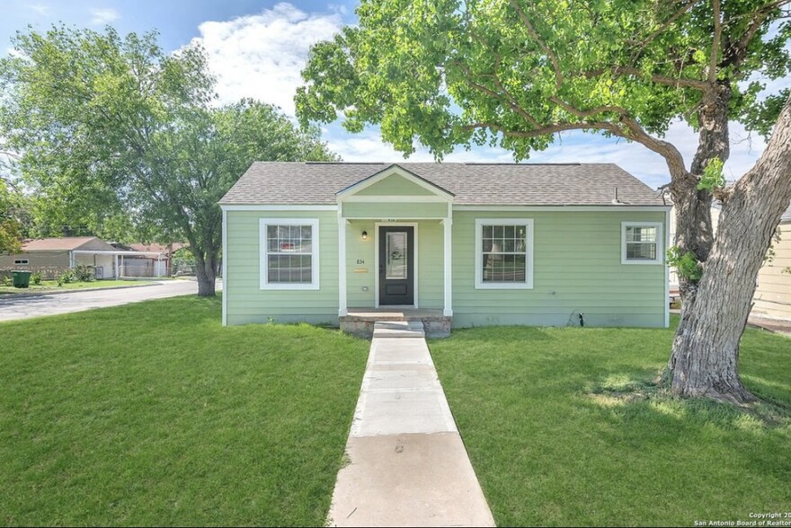 Primary Photo - 834 Halliday Ave