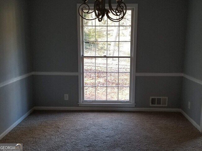 Building Photo - 4077 Linda Ln SW