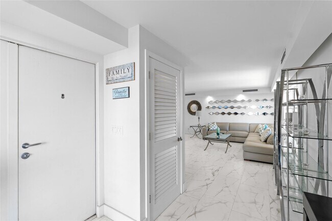 Building Photo - 121 Golden Isles Dr