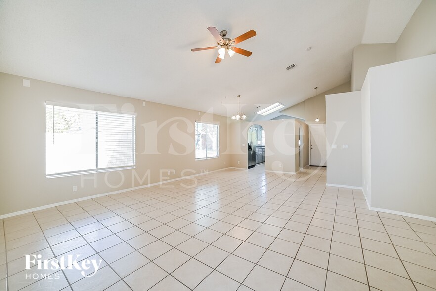 Building Photo - 5057 W Chicago Cir S