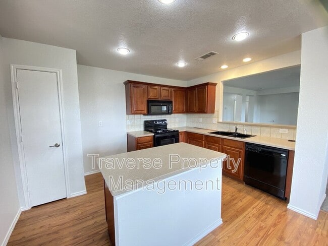 Building Photo - 8016 Meadow View Tr