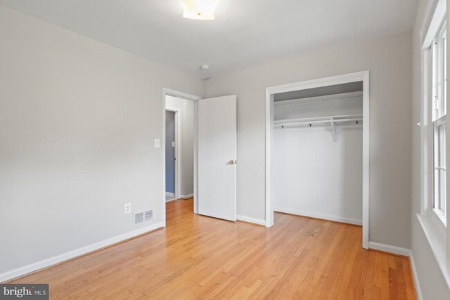 Building Photo - 6139 Tompkins Dr