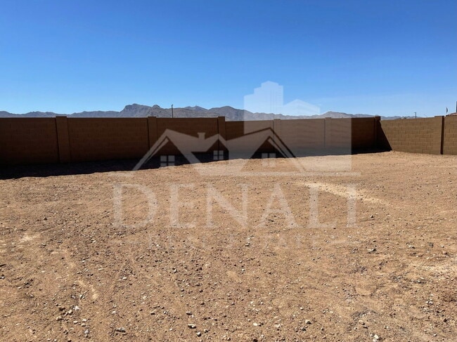 Building Photo - 4622 N 192nd Ln