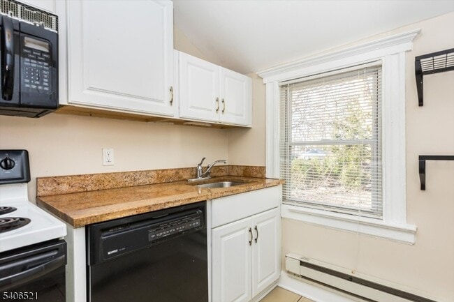 Building Photo - 9 Lincoln St