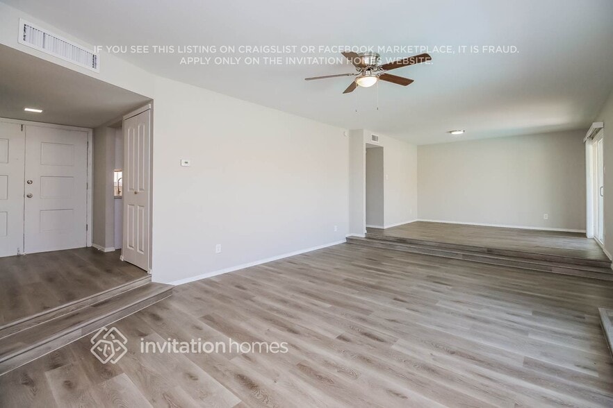 Building Photo - 6744 S Lakeshore Dr
