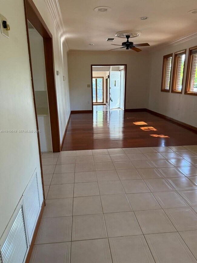 Building Photo - 5461 W Broward Blvd