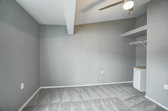 Building Photo - 3048 Anderberg Dr