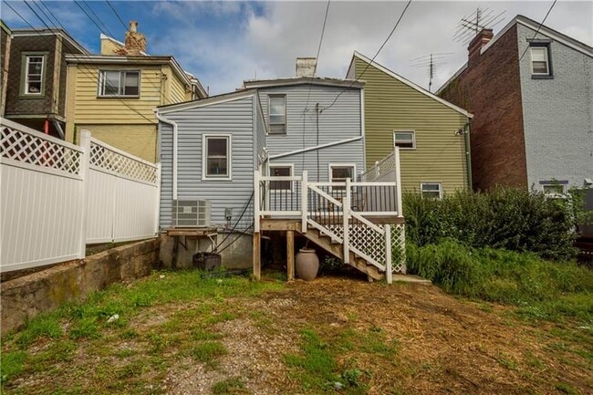 Building Photo - 1207 Linden Pl