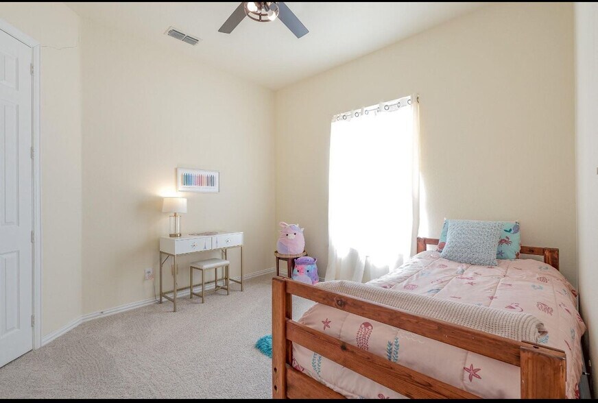 Building Photo - 9201 Royal Burgess Dr