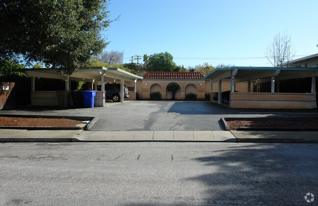 Building Photo - 655 Lynwood Ave