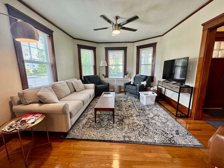 Primary Photo - 108 Redlands Rd
