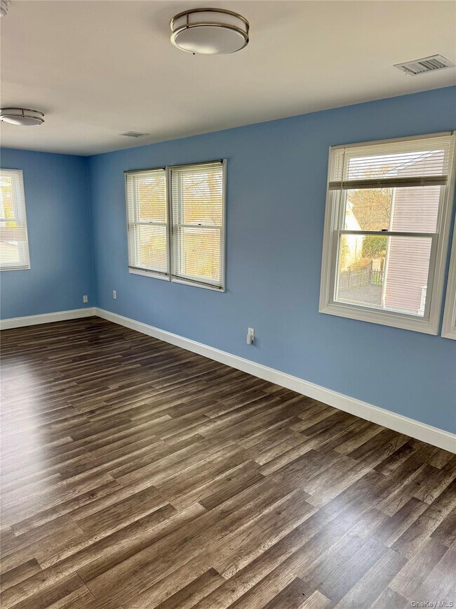 Building Photo - 2 Lafayette Dr