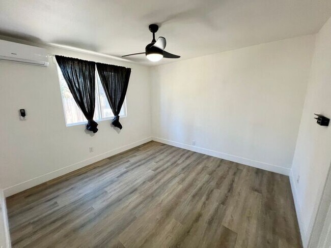 Building Photo - Charming 3BR Home with Private Patio & Spacious Yards in San Diego
