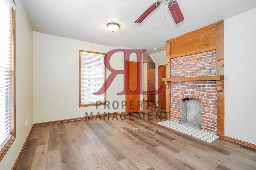 Building Photo - 1104 Pennsylvania Ave