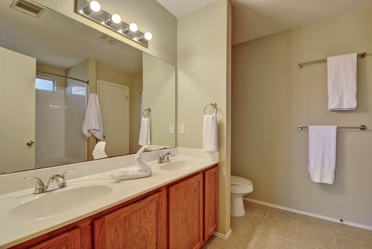 Building Photo - 104 Keaton Cove