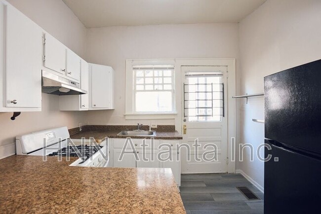 Building Photo - 433 N Highland Ave NE
