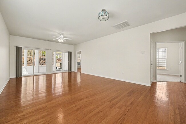 Building Photo - Immaculate & Move-in Ready Home in Desirable 55+ Community - Carolina Preserve