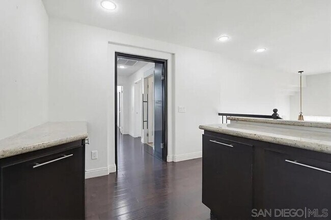 Building Photo - 561 Bayona Loop