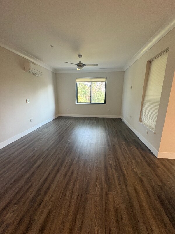 Building Photo - 820 B St