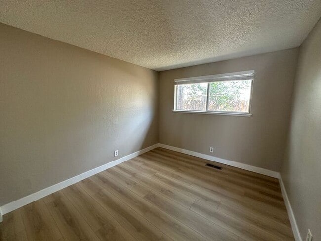 Building Photo - 3230 Wilma Dr