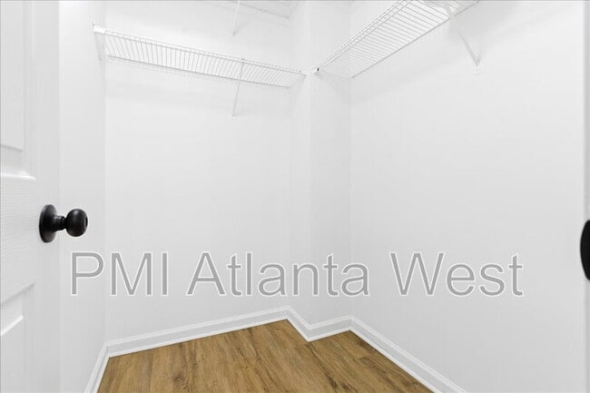 Building Photo - 5876 Old Wellborn Trce