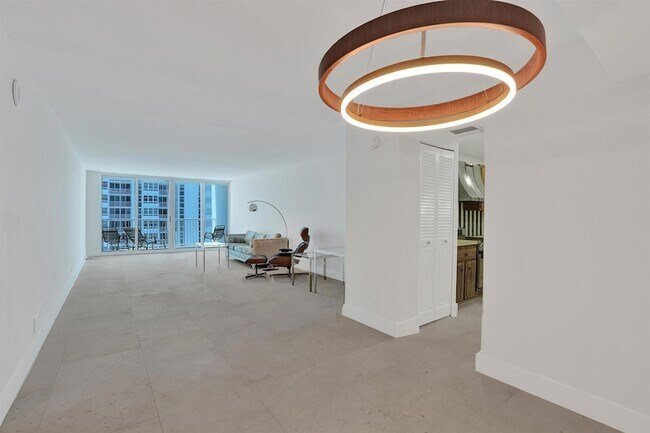 Building Photo - 1360 S Ocean Blvd
