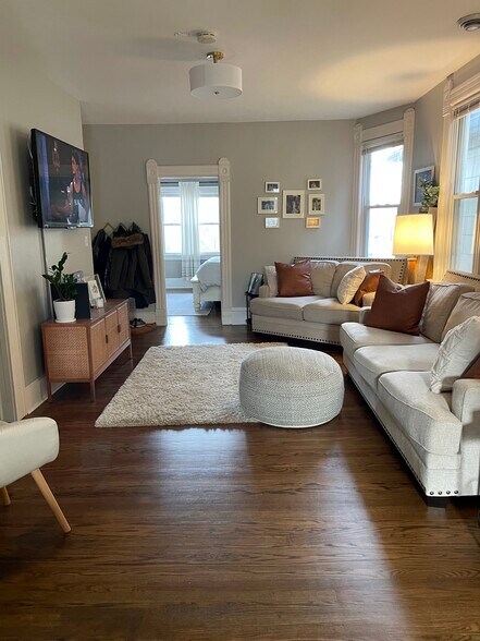 Building Photo - 1025 E Hamilton St