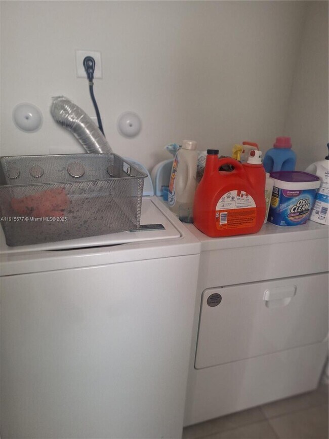 Building Photo - 11741 SW 245 Ter