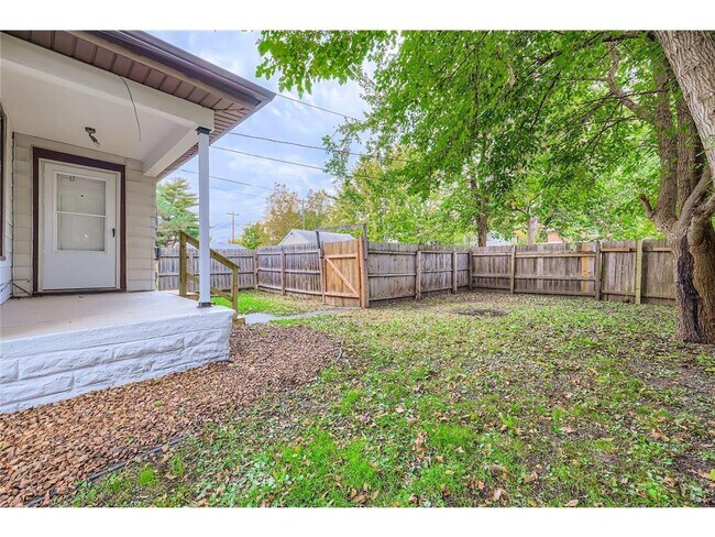 Building Photo - 1501 Sherburne Ave