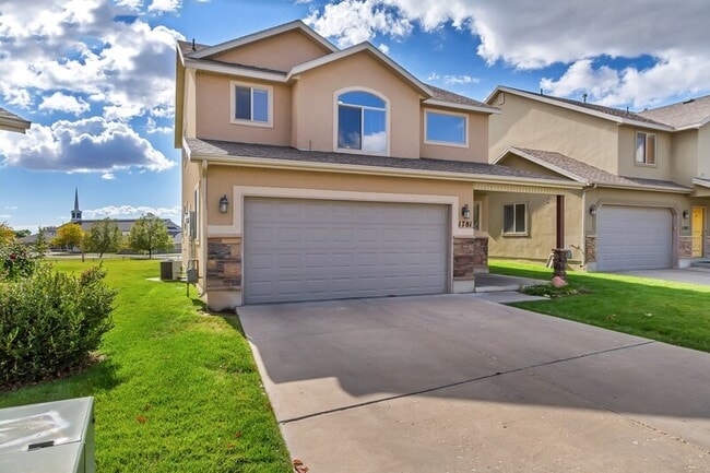 Building Photo - 1781 N Belvedere Way
