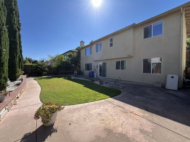 Building Photo - COMING SOON!!! 4 bedroom 3 bathroom home in Elk Grove!